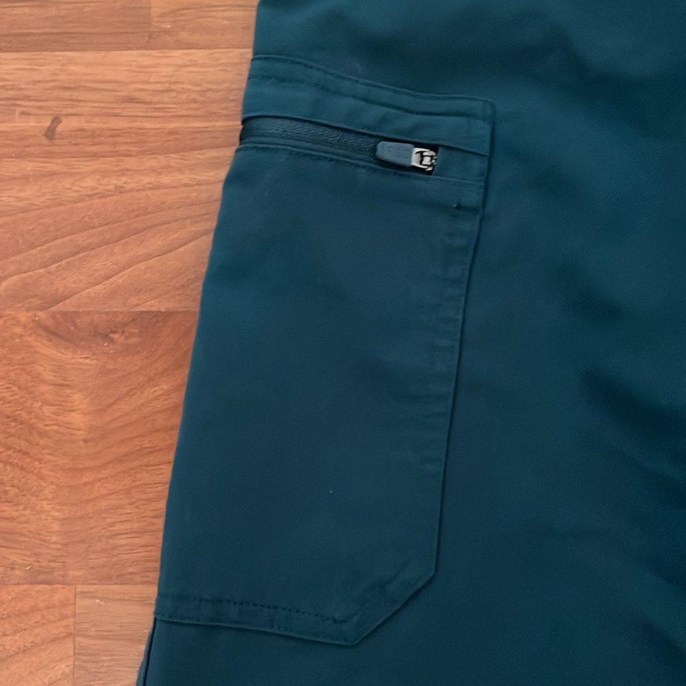 Figs Scrubs Yola Skinny Scrub Pants - Picture 6 of 9